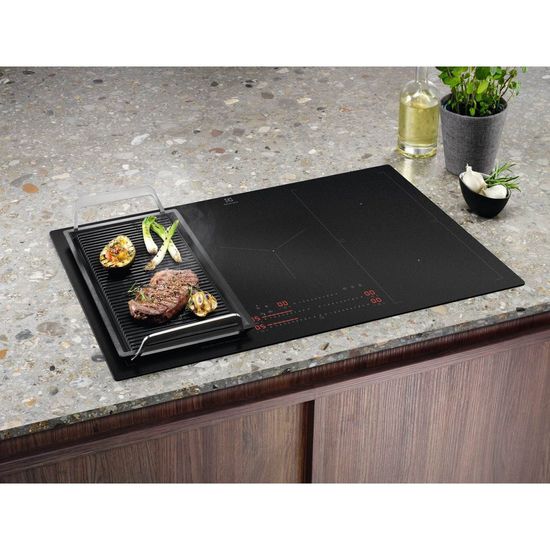 Electrolux SenseBoil 800 SaphirMatt Spanhelluborð