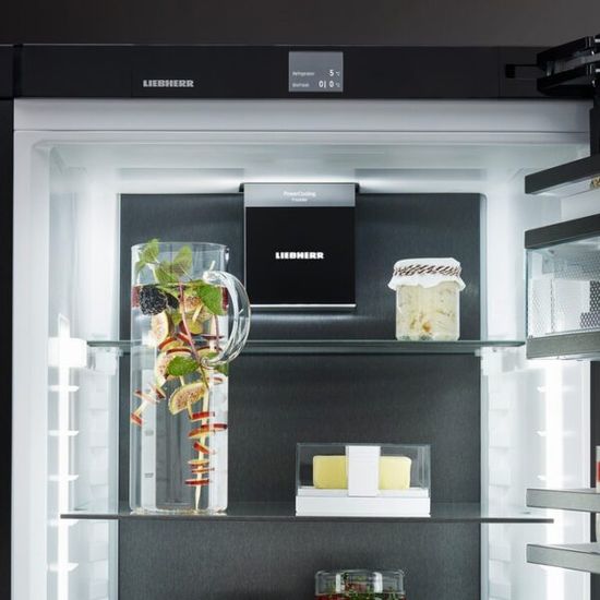 Liebherr Peak K&aelig;li og Frystisk&aacute;pur