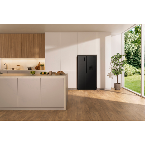 Gorenje Side-by-Side tv&ouml;faldur k&aelig;li- og frystisk&aacute;pur