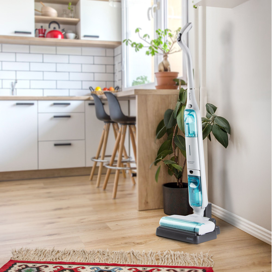 Domo sk&uacute;ringarv&eacute;l me&eth; ryksugu