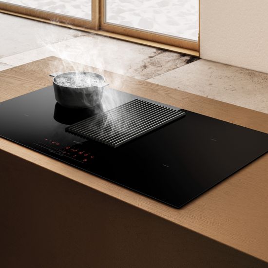 Nikola Tesla Prime spanhellubor&eth; og vifta