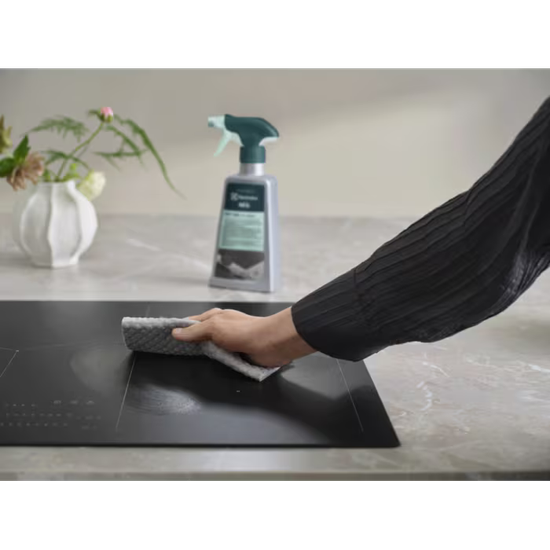 Hreinsiefni fyrir SaphirMatt Spanhellubor&eth;