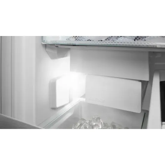 Liebherr Peak Frystisk&aacute;pur me&eth; klakav&eacute;l