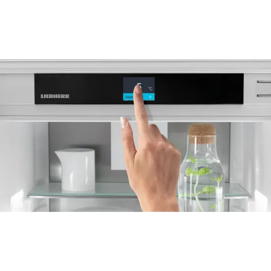 Liebherr Peak Frystisk&aacute;pur me&eth; klakav&eacute;l