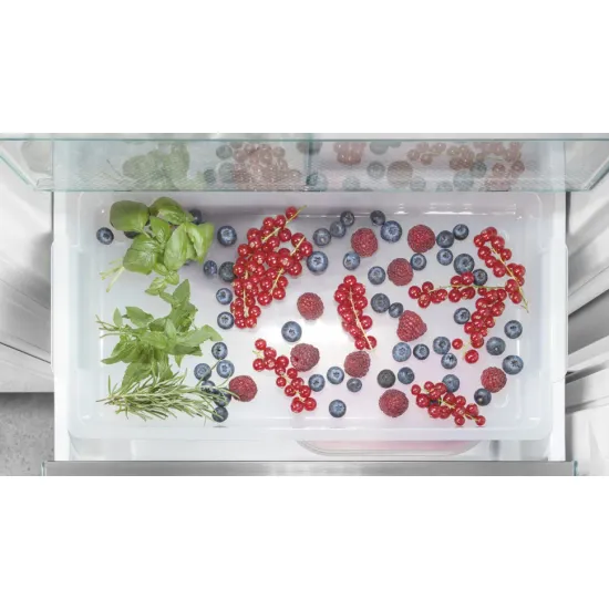 Liebherr Peak Frystisk&aacute;pur me&eth; klakav&eacute;l